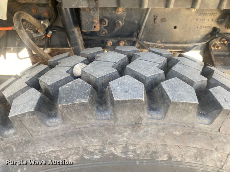 image for item DN8147 2010 International 7000  flatbed truck