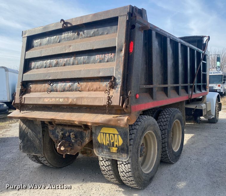 image for item DN8148 1990 Peterbilt 375  dump truck