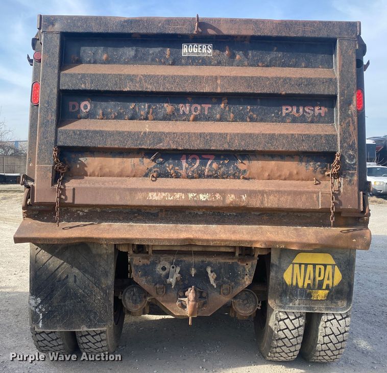 image for item DN8148 1990 Peterbilt 375  dump truck