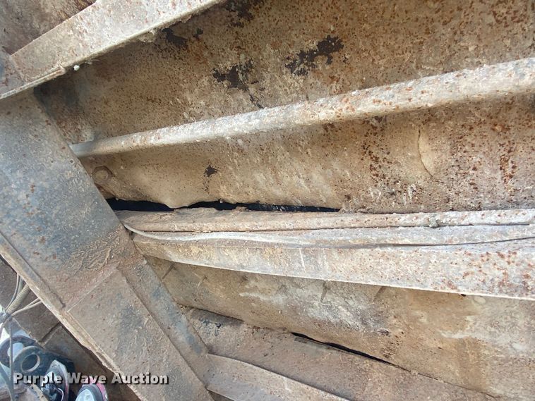 image for item DN8148 1990 Peterbilt 375  dump truck