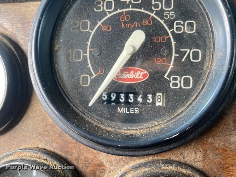 image for item DN8148 1990 Peterbilt 375  dump truck