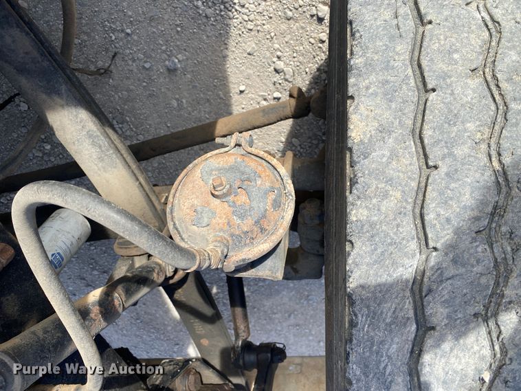 image for item DN8148 1990 Peterbilt 375  dump truck