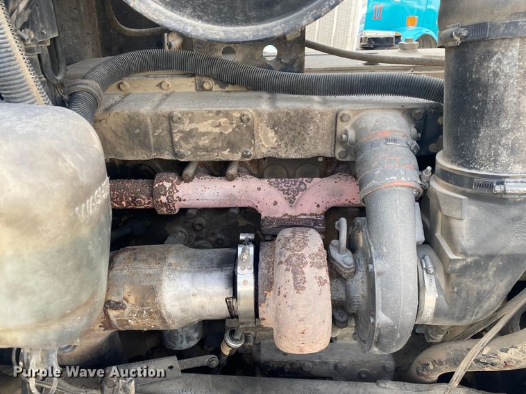 image for item DN8148 1990 Peterbilt 375  dump truck