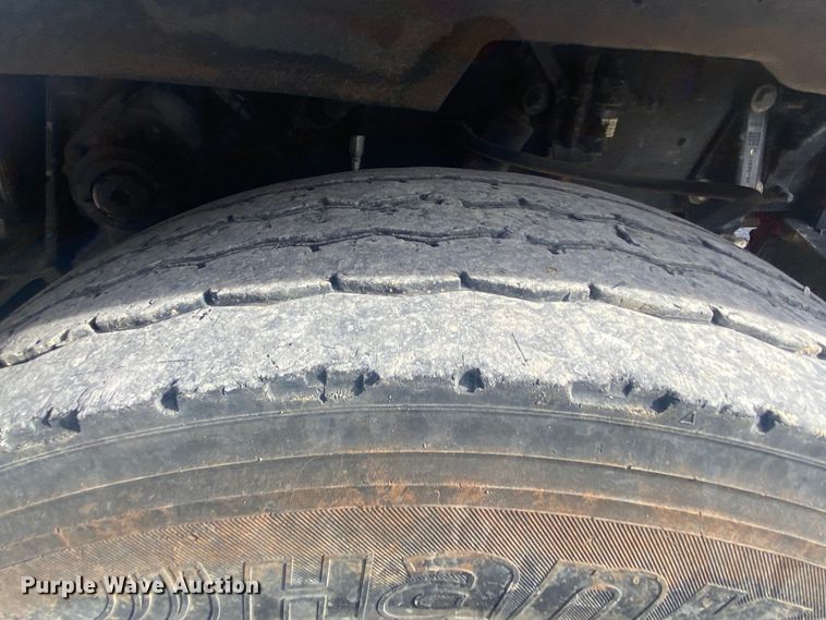 image for item DN8148 1990 Peterbilt 375  dump truck