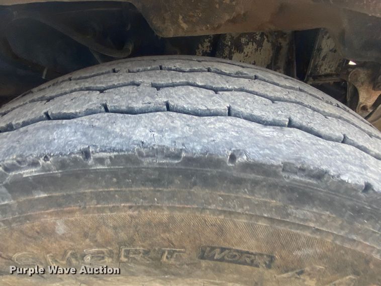 image for item DN8148 1990 Peterbilt 375  dump truck