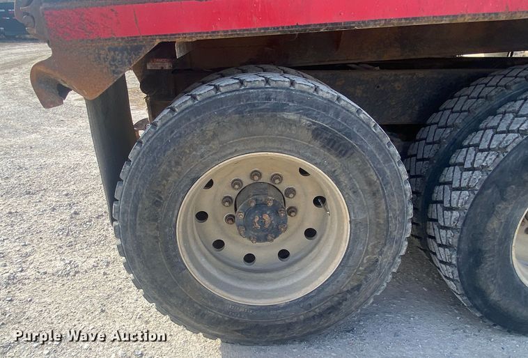 image for item DN8148 1990 Peterbilt 375  dump truck