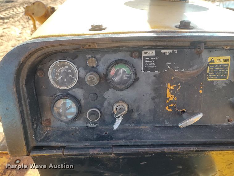 image for item DO3697 1979 John Deere 850E  dozer