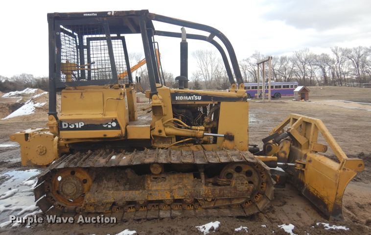 image for item DO3699 1982 Komatsu D31P-17  dozer