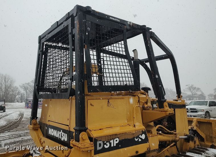 image for item DO3699 1982 Komatsu D31P-17  dozer