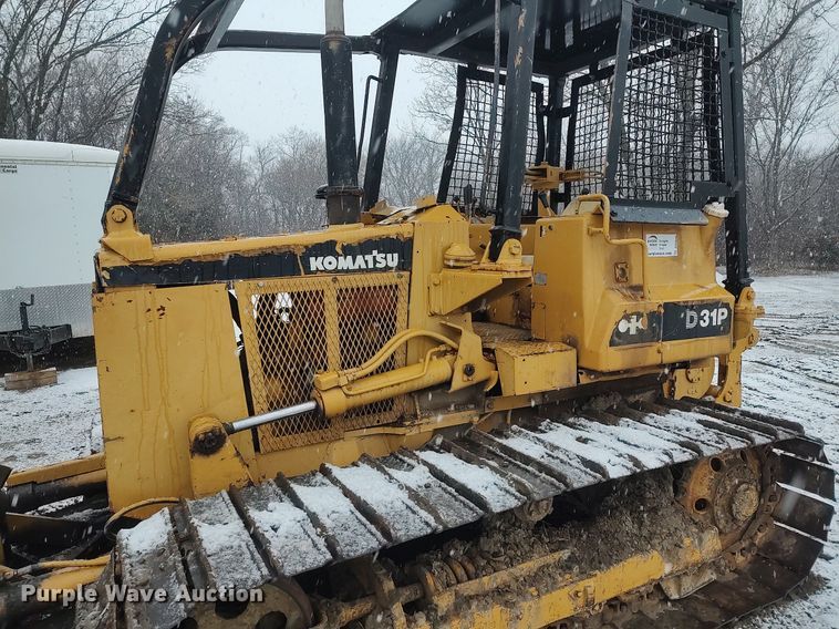 image for item DO3699 1982 Komatsu D31P-17  dozer