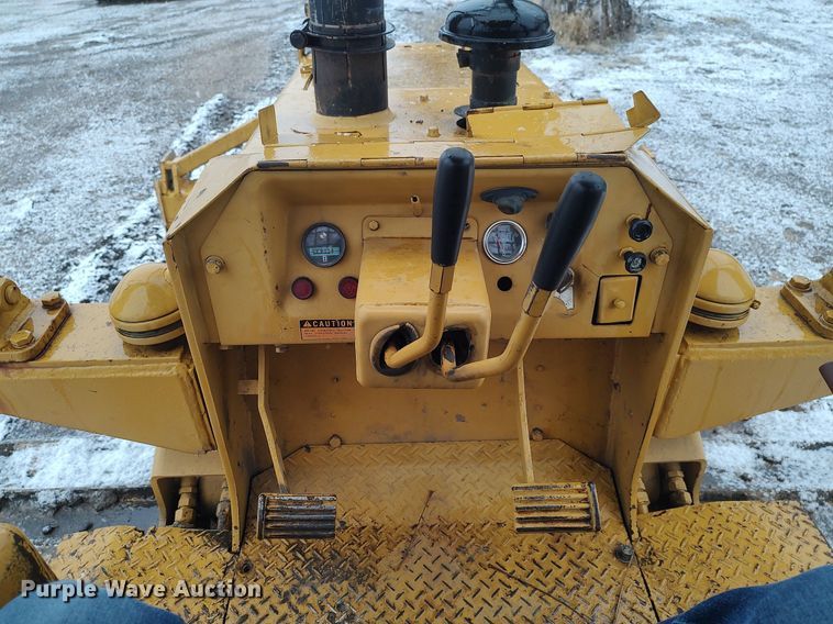 image for item DO3699 1982 Komatsu D31P-17  dozer