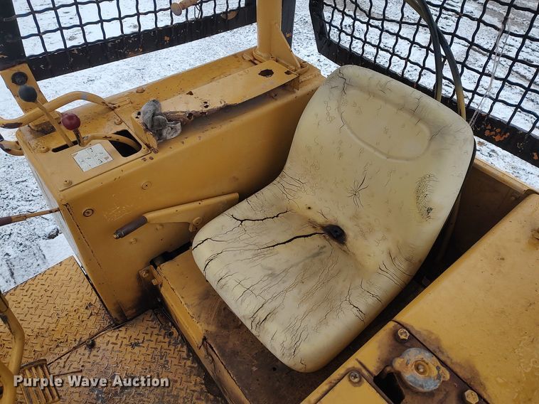 image for item DO3699 1982 Komatsu D31P-17  dozer