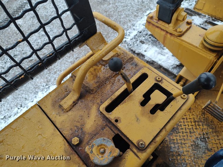 image for item DO3699 1982 Komatsu D31P-17  dozer