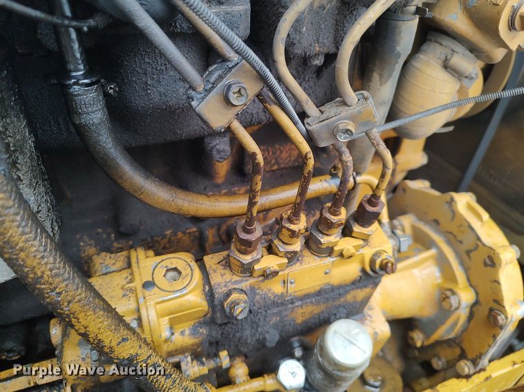 image for item DO3699 1982 Komatsu D31P-17  dozer