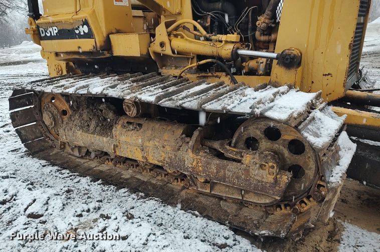 image for item DO3699 1982 Komatsu D31P-17  dozer