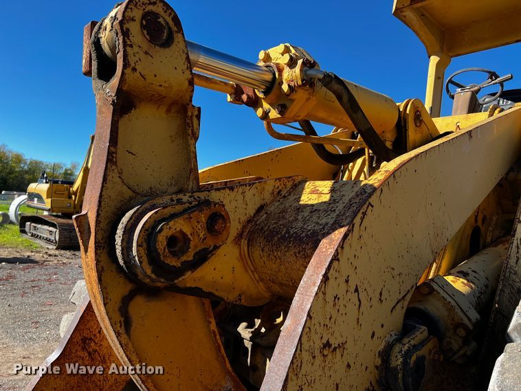 image for item DQ1916 1981 Caterpillar 950B  wheel loader