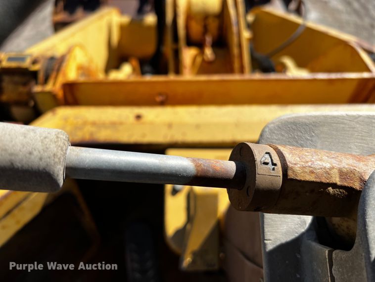 image for item DQ1916 1981 Caterpillar 950B  wheel loader