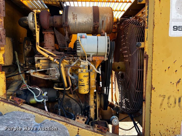 image for item DQ1916 1981 Caterpillar 950B  wheel loader