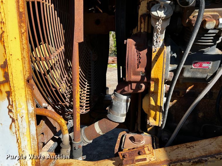 image for item DQ1916 1981 Caterpillar 950B  wheel loader