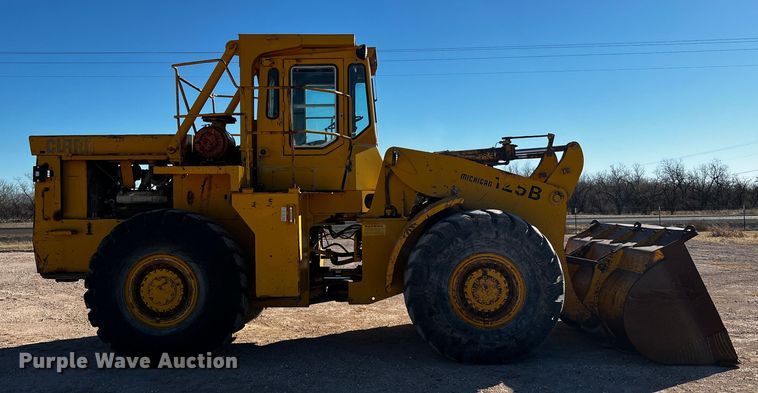 image for item DQ1948 Clark 125B  wheel loader