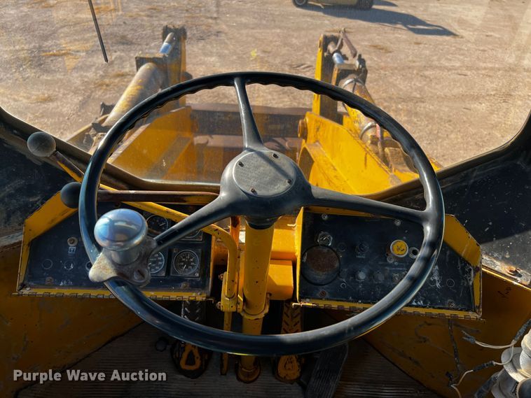 image for item DQ1948 Clark 125B  wheel loader