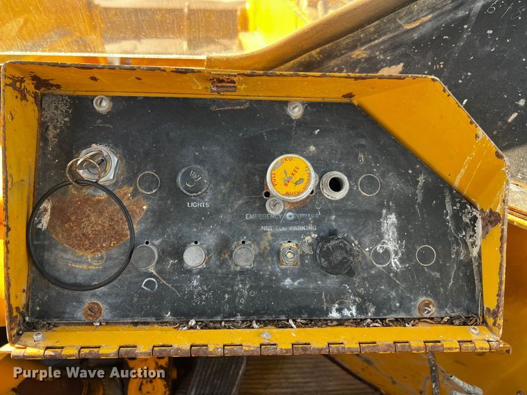 image for item DQ1948 Clark 125B  wheel loader