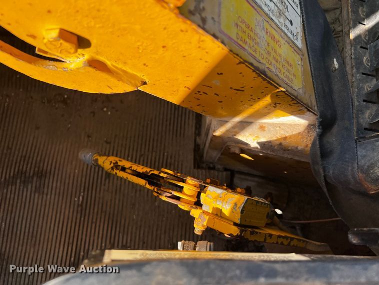 image for item DQ1948 Clark 125B  wheel loader