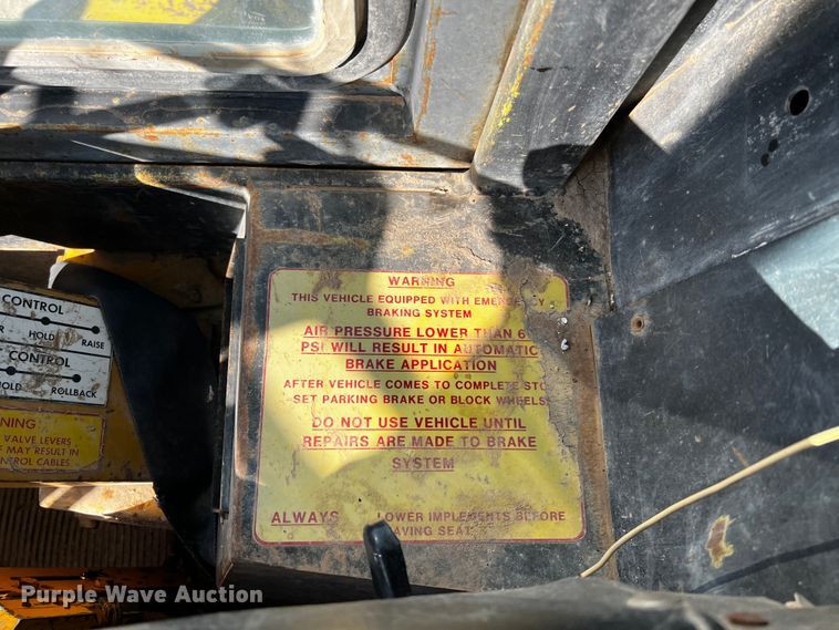 image for item DQ1948 Clark 125B  wheel loader