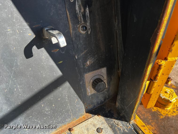 image for item DQ1948 Clark 125B  wheel loader