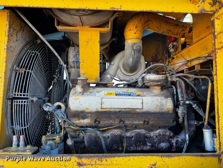 image for item DQ1948 Clark 125B  wheel loader