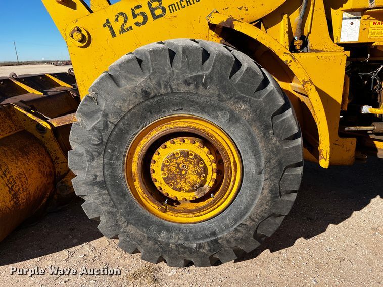 image for item DQ1948 Clark 125B  wheel loader