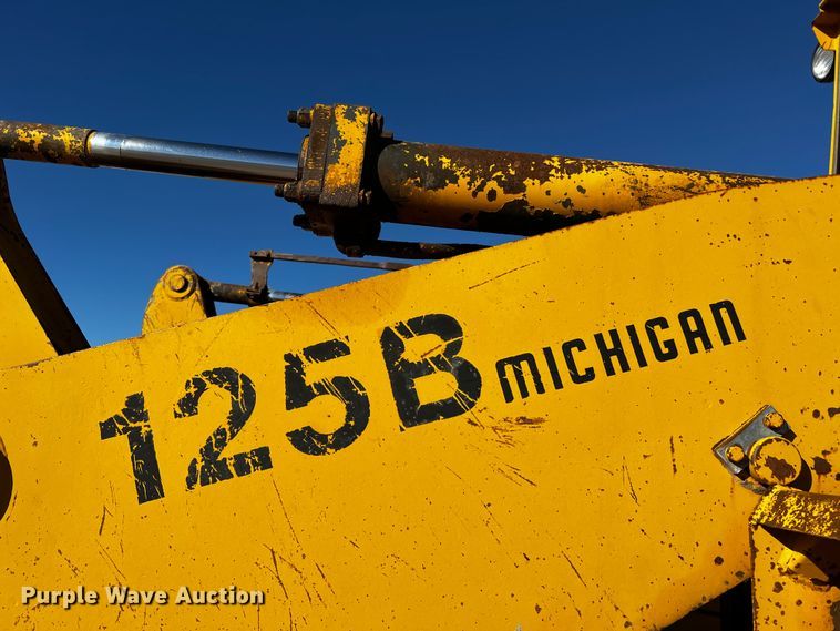 image for item DQ1948 Clark 125B  wheel loader