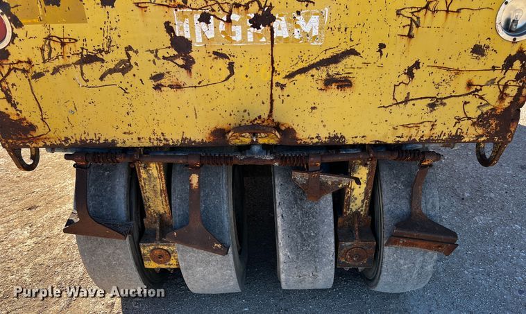 image for item DQ1949 Ingram 9-2800-P  pneumatic roller