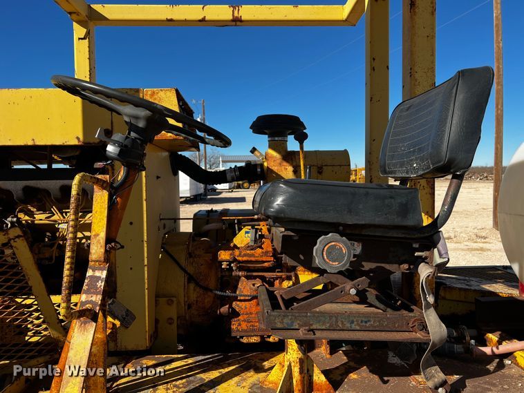 image for item DQ1949 Ingram 9-2800-P  pneumatic roller