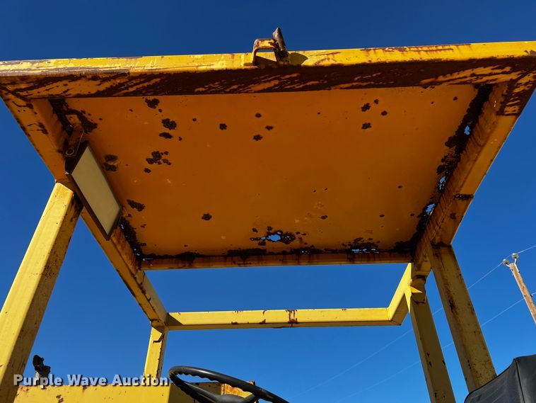 image for item DQ1949 Ingram 9-2800-P  pneumatic roller