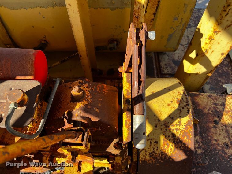 image for item DQ1949 Ingram 9-2800-P  pneumatic roller