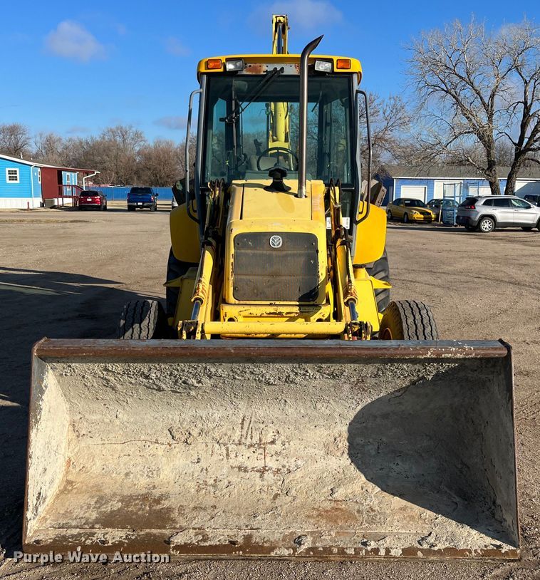 image for item DQ5104 2000 New Holland LB75  backhoe