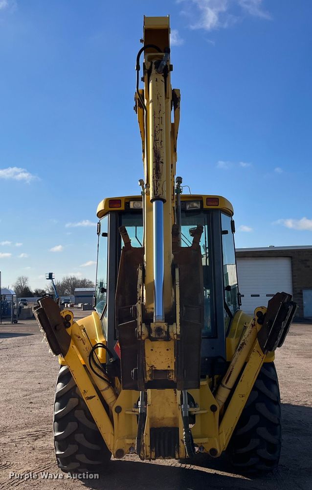 image for item DQ5104 2000 New Holland LB75  backhoe