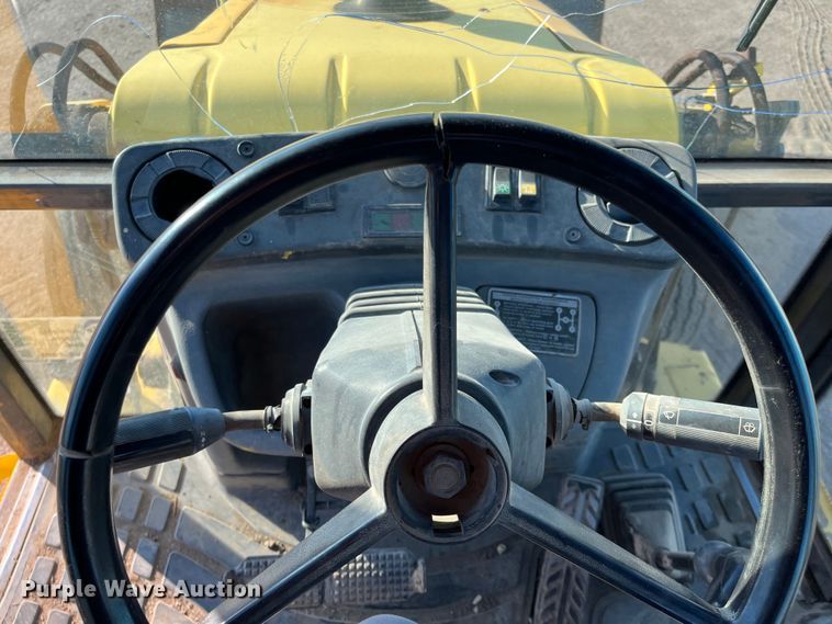 image for item DQ5104 2000 New Holland LB75  backhoe