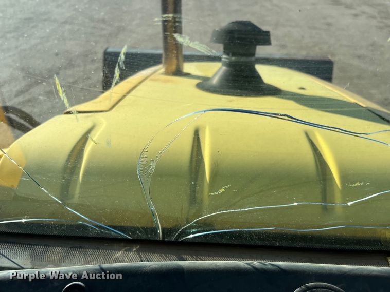 image for item DQ5104 2000 New Holland LB75  backhoe