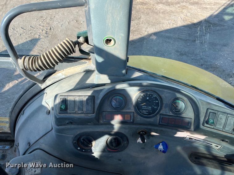 image for item DQ5104 2000 New Holland LB75  backhoe