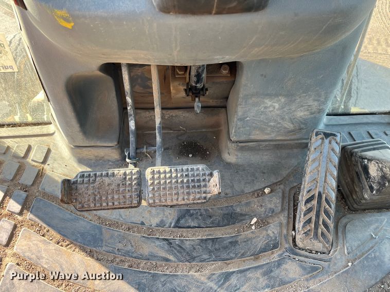 image for item DQ5104 2000 New Holland LB75  backhoe