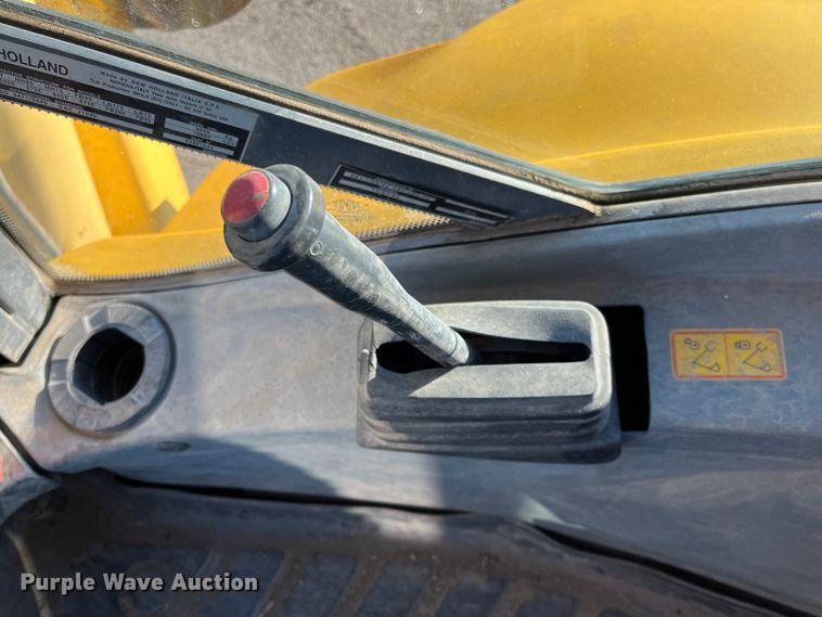 image for item DQ5104 2000 New Holland LB75  backhoe