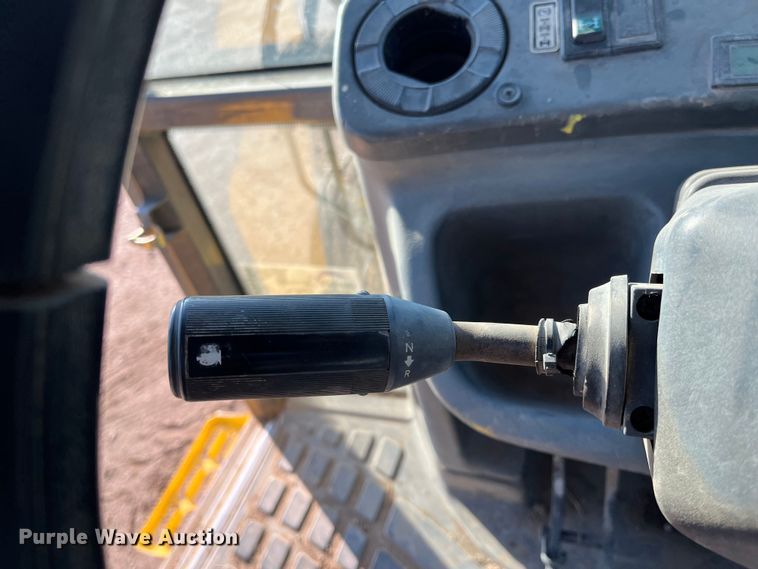 image for item DQ5104 2000 New Holland LB75  backhoe