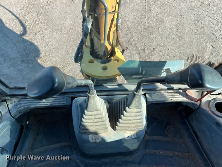 image for item DQ5104 2000 New Holland LB75  backhoe