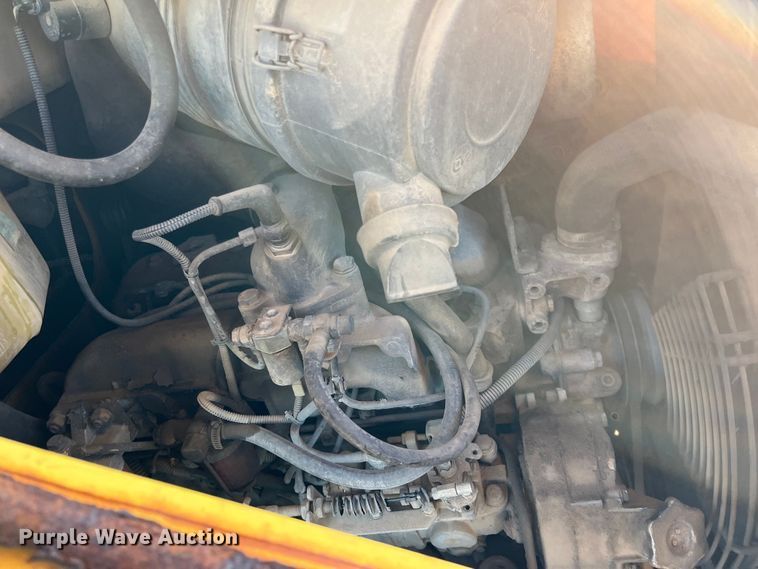 image for item DQ5104 2000 New Holland LB75  backhoe