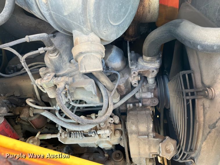 image for item DQ5104 2000 New Holland LB75  backhoe