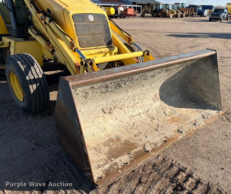 image for item DQ5104 2000 New Holland LB75  backhoe