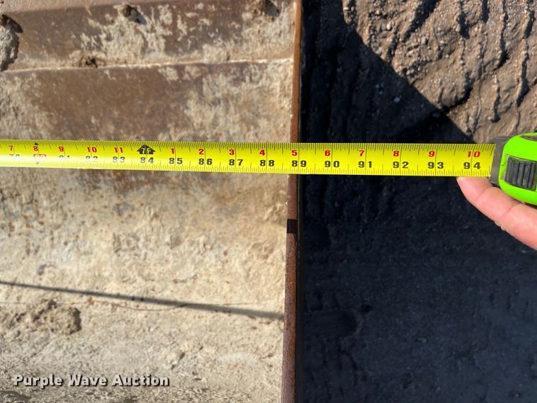 image for item DQ5104 2000 New Holland LB75  backhoe