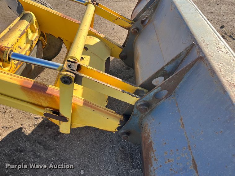 image for item DQ5104 2000 New Holland LB75  backhoe